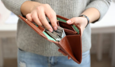 Как меньше тратить: 6 советов, которые научат вас экономить