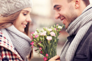 Какие цветы подарить девушке в зависимости от ее знака зодиака?