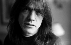 Умер Малькольм Янг, сооснователь группы AC/DC