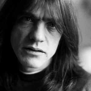 Умер Малькольм Янг, сооснователь группы AC/DC