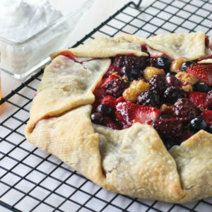 7 вкусных рецептов из слоеного бездрожжевого теста