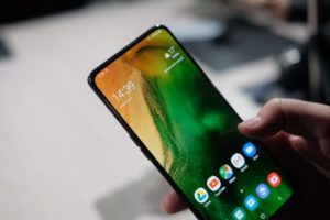 Galaxy A80 — пожалуй, самый необычный смартфон Samsung