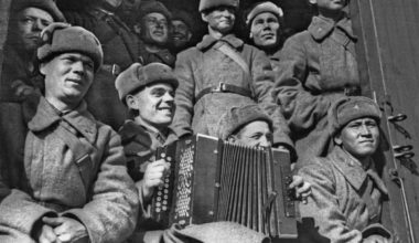 Тест на любовь к Родине: помните ли вы песни военных лет?