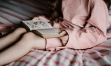 Почему полезно читать детям сказки? 7 причин устроиться поудобнее с хорошей книжкой