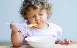 9 продуктов, которые не стоит давать детям, но мы делаем это ежедневно