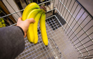 9 способов сэкономить в магазине: выбираем аналоги дорогих продуктов