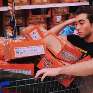 Эти 9 продуктов тянут из вас деньги — почему не стоит переплачивать в магазине?