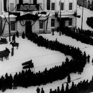 СССР — страна очередей: 11 впечатляющих фото, которые показывают весь масштаб страны