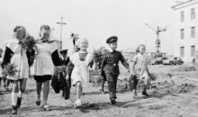 Тест: в СССР эти стихи знали наизусть, а вы вспомните по цитатам авторов этих 15 произведений?