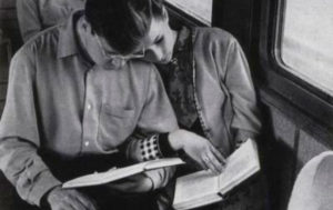 Тест: в СССР рисковали свободой, пытаясь купить эти 15 запрещенных книг. Вспомните их названия по цитатам?