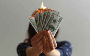 5 негативных убеждений о деньгах, из-за которых их у вас постоянно нет