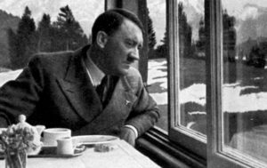 Чем питался Гитлер: ни грамма мяса, штат дегустаторов и другие странности