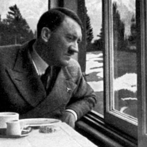 Чем питался Гитлер: ни грамма мяса, штат дегустаторов и другие странности