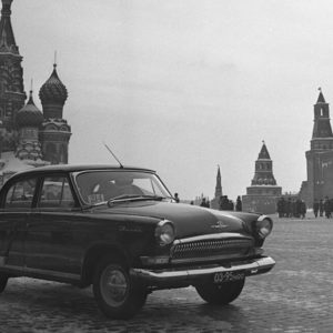 Черная “Волга”, лезвия в жвачках и еще 7 страшилок из в СССР