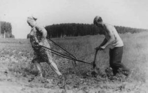 Какой была идеальная советская женщина? 9 признаков