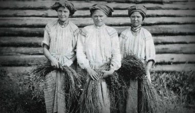 Плевальщицы: история странной профессии на Руси, которая исчезла всего 100 лет назад