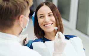 Секрет белоснежной улыбки: 4 важных момента, которые нужно знать об отбеливании зубов