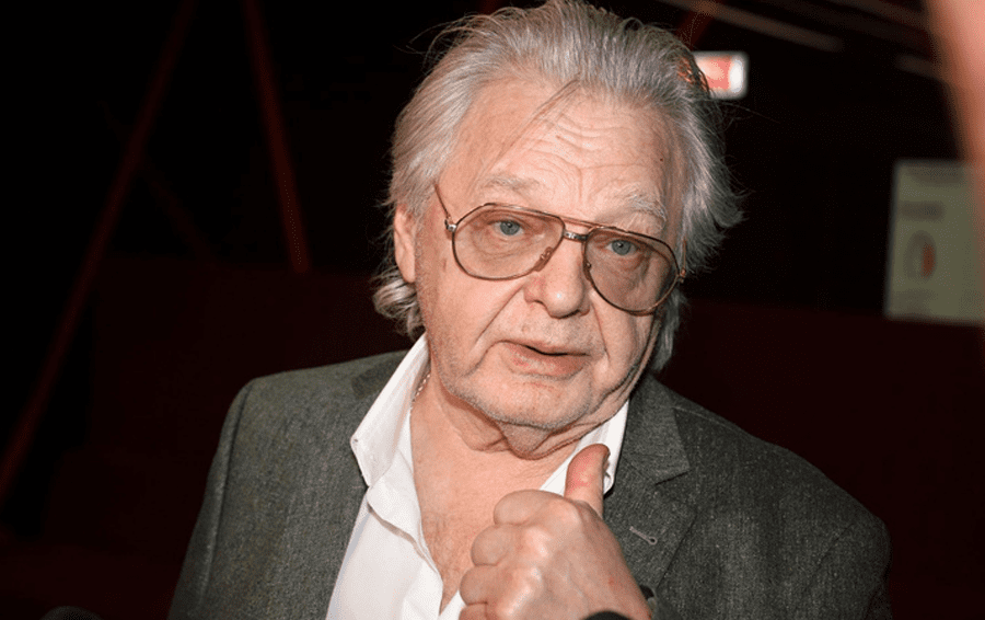 90-летний Краско снова женится, Энистон сошлась с Питтом: 8 перемен в личной жизни звёзд