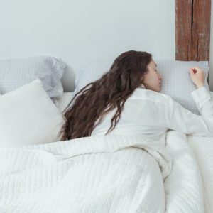 Почему клонит в сон? 9 способов справиться с сонливостью