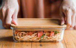 6 частых ошибок в хранении продуктов, из-за которых они портятся