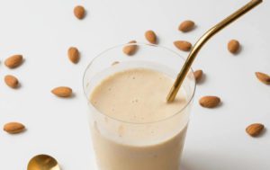 Виды альтернативного молока: все вкусы и как их использовать