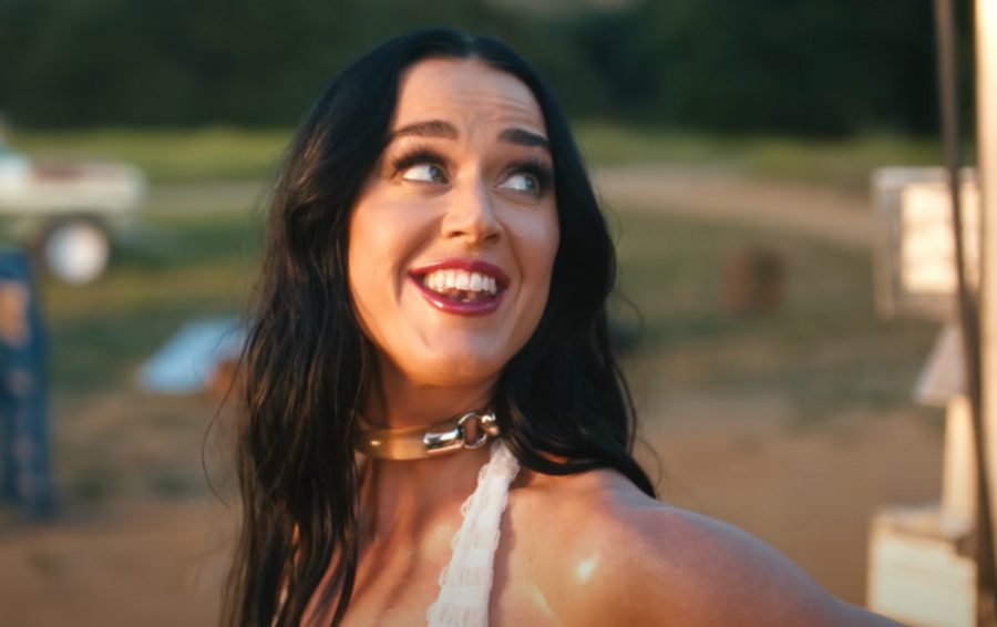Фото: кадр из видео - Katy Perry - WOMAN’S WORLD (Official Video) Кэти Перри
