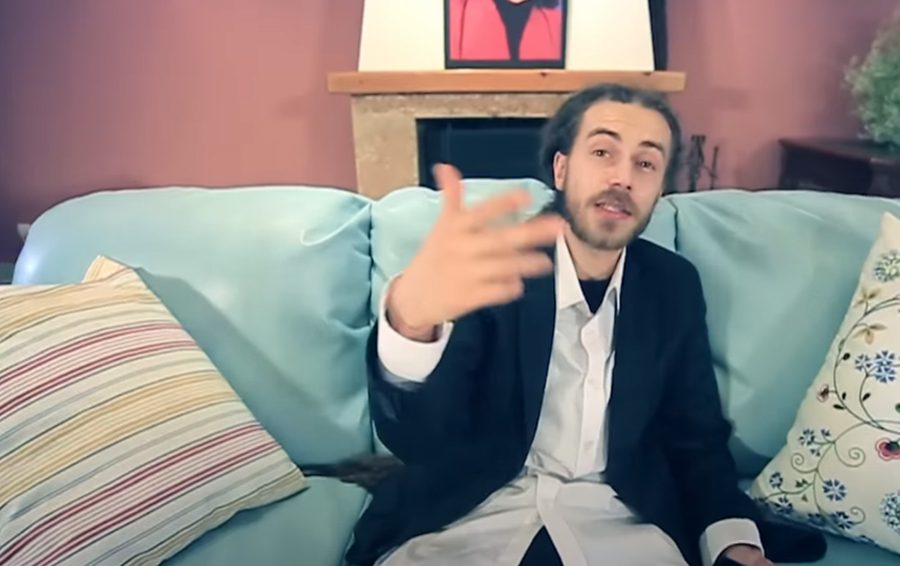 Фото: кадр из видео, Первый канал, "Вечерний Ургант" Децл