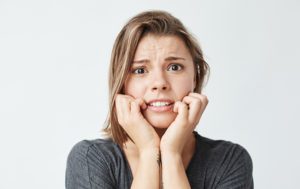 Привычка сжимать зубы: что это говорит о человеке?