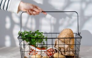 Как тратить в 2 раза меньше на продукты: хитрый метод закупки, который взорвал соцсети