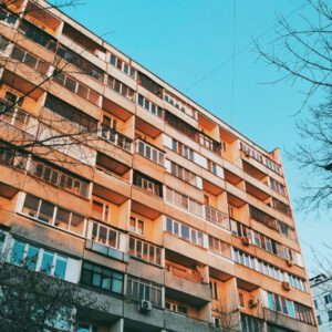За сколько лет можно накопить на квартиру в Москве, если ничего не есть и не пить?