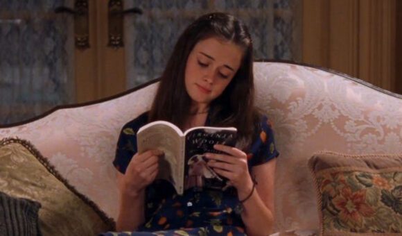Книжный челлендж Рори Гилмор: зачем люди читают 500 книг из «Девочек Гилмор»