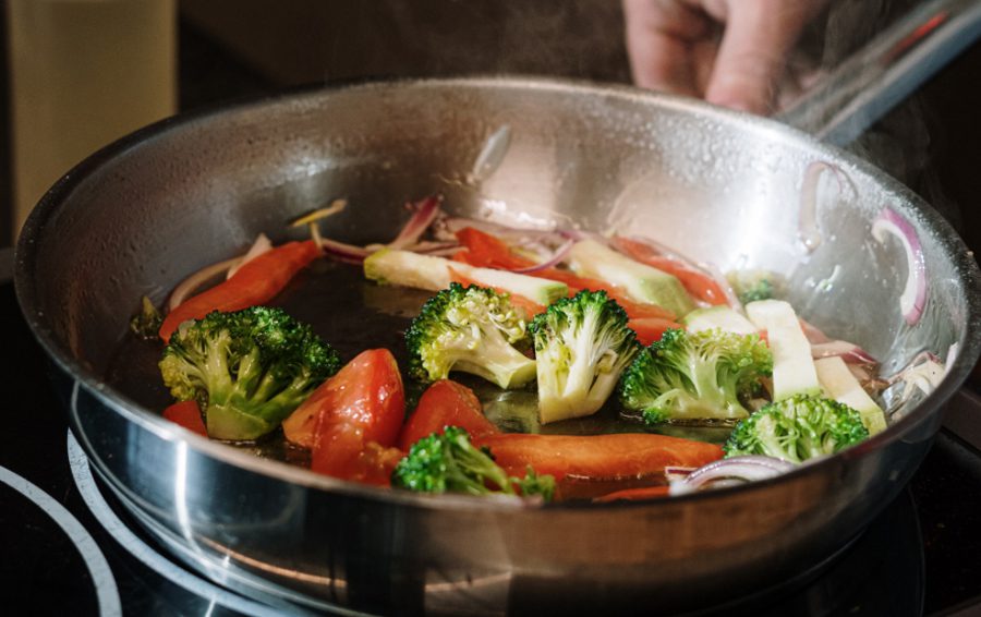 Почему домашняя еда кажется скучной? Лайфхаки для готовки